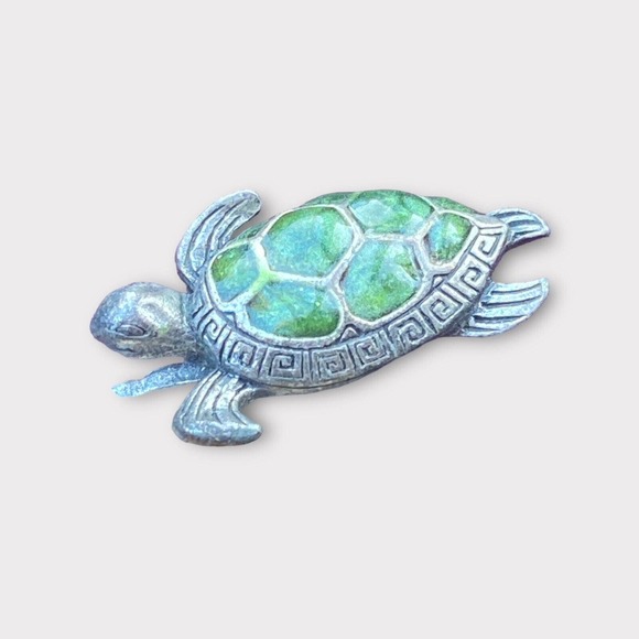 Vintage Garnet Turtle Pendant - Picture 3 of 6